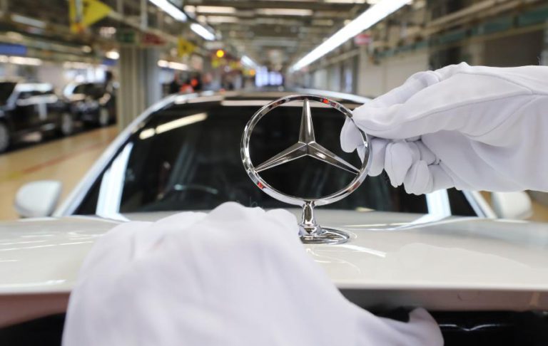 DAIMLER CHAMA 700 MIL VIATURAS MERCEDES-BENZ DIESEL À REVISÃO