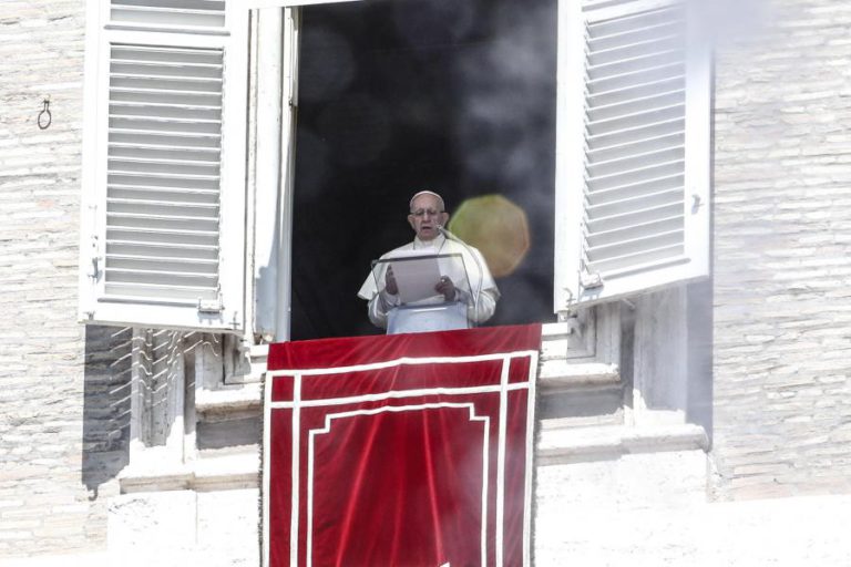 PAPA ESCREVE CARTA CONDENANDO ABUSOS SEXUAIS E EXIGINDO RESPONSABILIDADES
