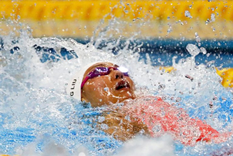 CHINESA LIU XIANG BATE RECORDE DO MUNDO DOS 50 METROS COSTAS