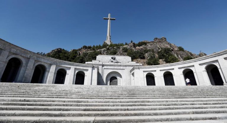 NETO DO DITADOR FRANCISCO FRANCO DIZ QUE FAMÍLIA ENCARREGAR-SE DOS SEUS RESTOS MORTAIS