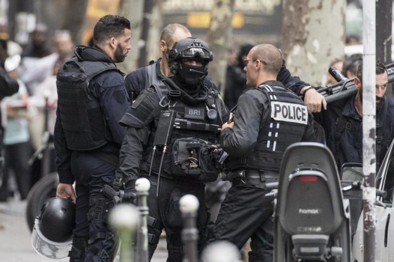 ESTADO ISLÂMICO REIVINDICA ATAQUE COM FACA QUE MATOU UMA PESSOA EM FRANÇA