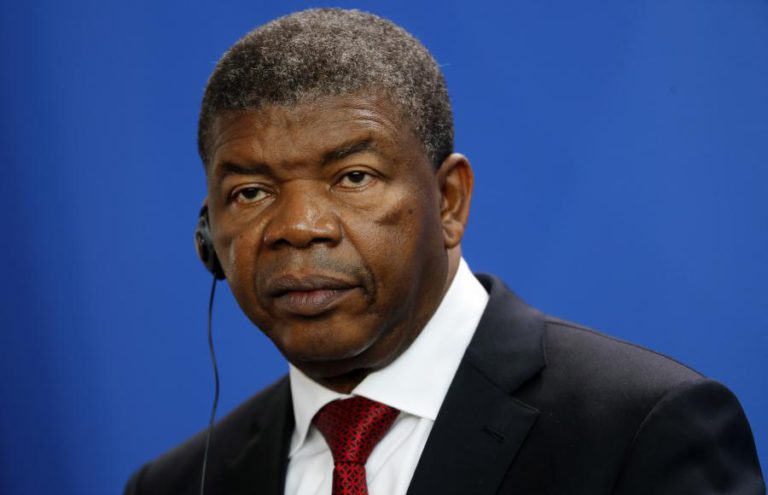PRESIDENTE DE ANGOLA EXONERA DOIS SECRETÁRIOS DE ESTADO