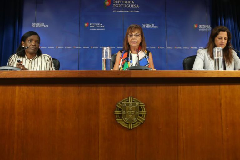NOVA REGRA PARA LONGAS CARREIRAS CONTRIBUTIVAS DEVERÁ ABRANGER MIL A DUAS MIL PESSOAS