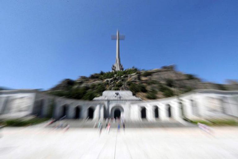 IGREJA ESPANHOLA AFIRMA QUE RESPEITARÁ TRANSLADAÇÃO DE RESTOS MORTAIS DE FRANCO