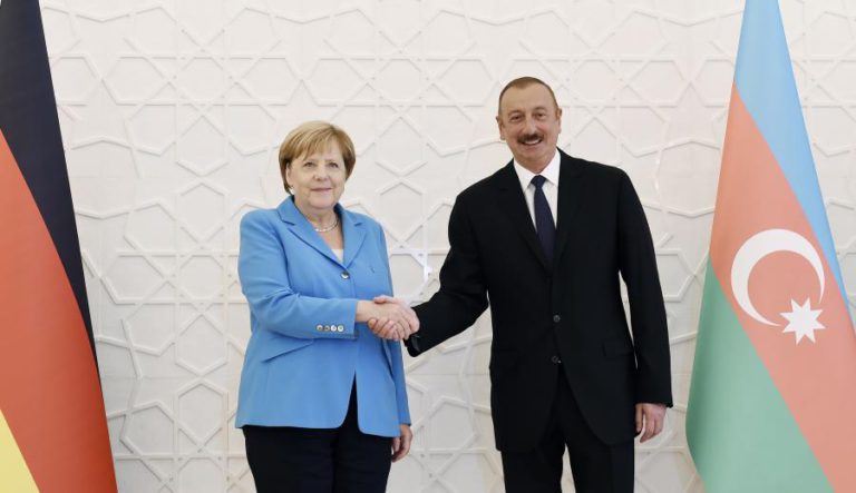 MERKEL DESTACA PAPEL DO AZERBAIJÃO PARA A SEGURANÇA ENERGÉTICA DA EUROPA