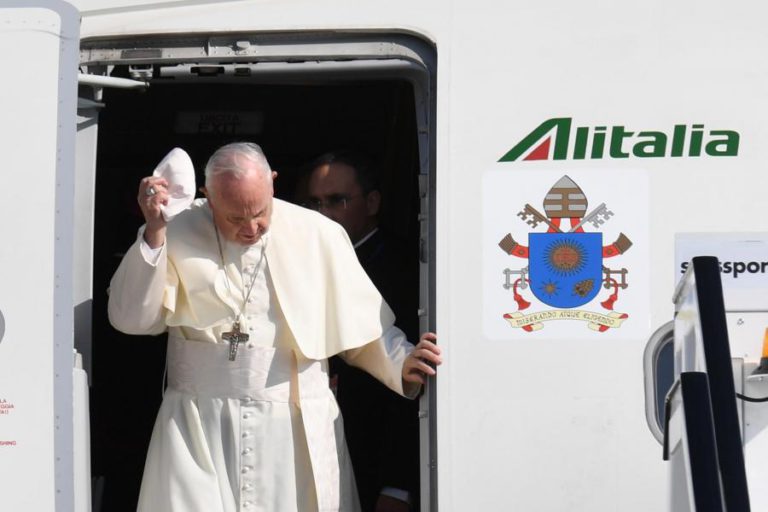 PAPA FRANCISCO INICIA VISITA À IRLANDA MARCADA POR ABUSOS DO CLERO