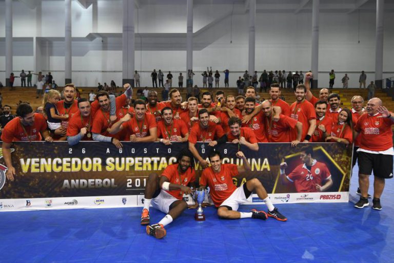 BENFICA BATE SPORTING E CONQUISTA SUPERTAÇA DE ANDEBOL