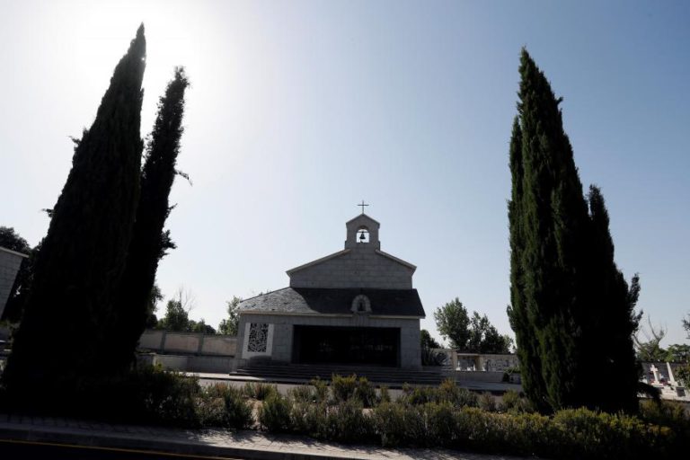 GOVERNO ESPANHOL DETERMINADO A EXUMAR FRANCO APESAR DAS “AMEAÇAS”