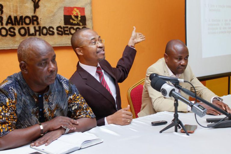 ANGOLA QUER REGULAMENTAR DIREITOS AUTORAIS