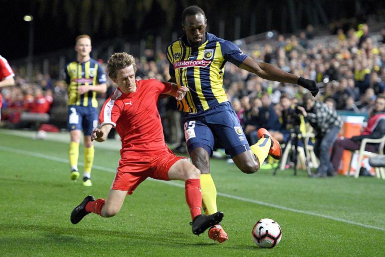 USAIN BOLT FEZ PRIMEIRO JOGO COMO FUTEBOLISTA DOS CENTRAL COAST MARINERS