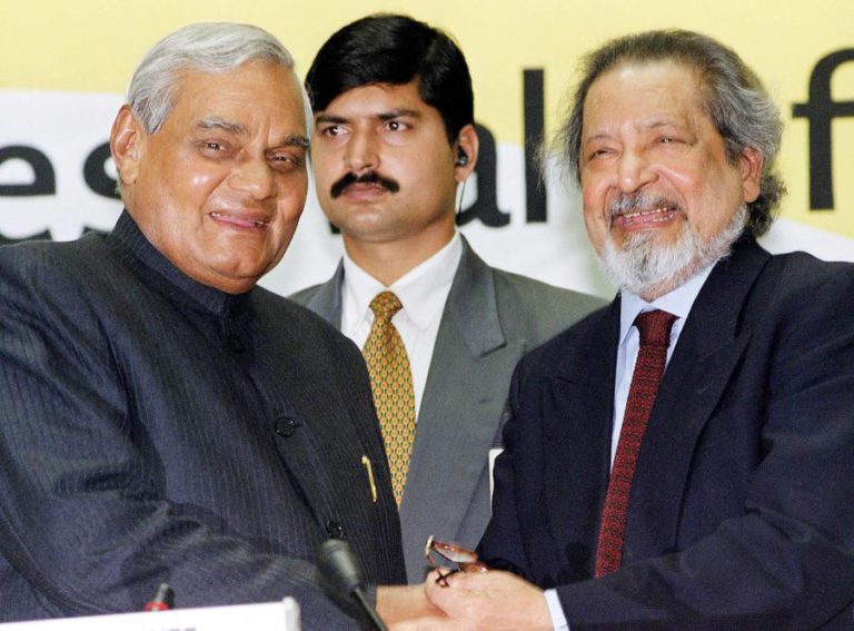 MORREU O ESCRITOR V.S. NAIPAUL, NOBEL DA LITERATURA EM 2001