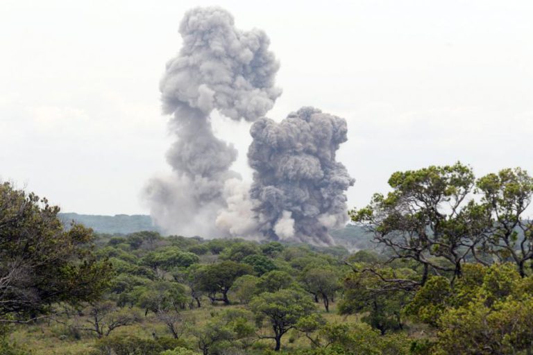 MINISTRO DA DEFESA MOÇAMBICANO DIZ QUE ATAQUES DE GRUPOS ARMADOS AFRONTAM ESTADO