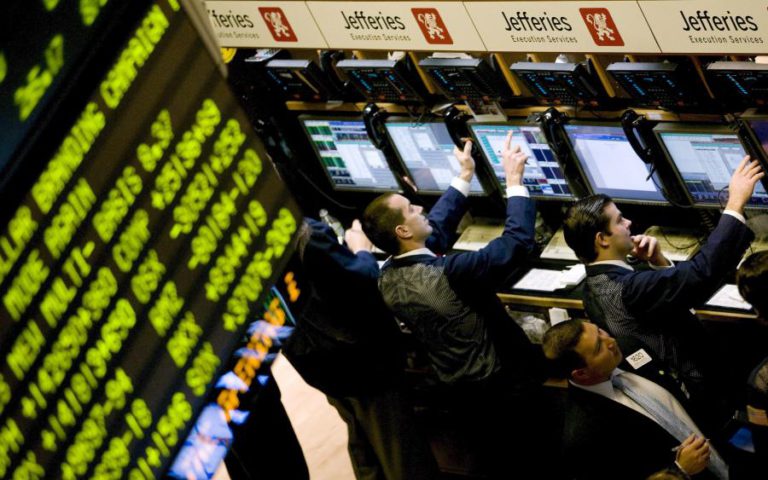 WALL STREET ENCERRA COM COMPORTAMENTO MISTO