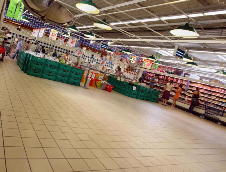 TRABALHADORES DE HIPERS E SUPERMERCADOS EM GREVE A 12 DE SETEMBRO