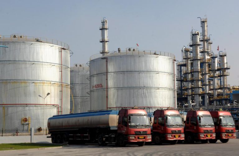 MINISTÉRIO DAS FINANÇAS ANGOLANO DIZ QUE BAIXA DOS PREÇO DO PETRÓLEO AINDA SE SENTE NA ECONOMIA