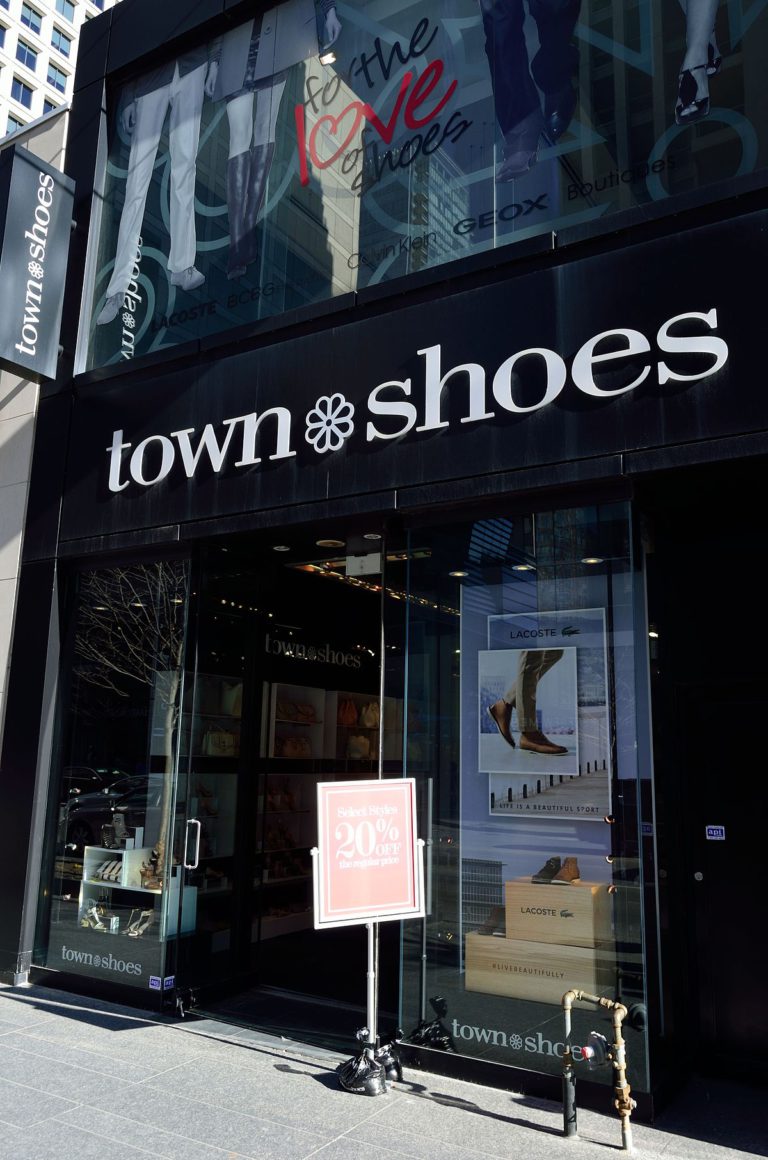 Foto TOWN SHOES crédito WIKIPEDIA