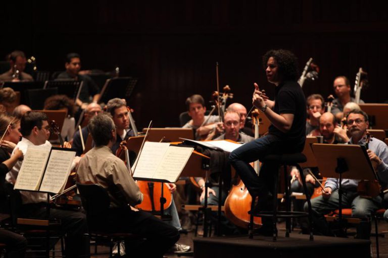 MAESTRO DUDAMEL DIRIGE A ORQUESTRA DE CÂMARA MAHLER A ABRIR TEMPORADA NA GULBENKIAN