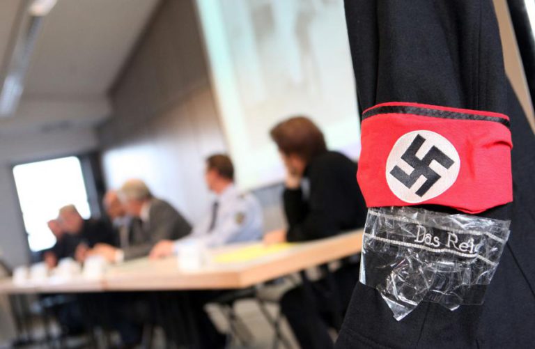 CINCO ANOS DE PRISÃO POR FAZER SAUDAÇÃO NAZI EM CHEMNITZ