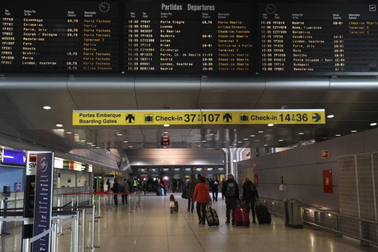 AEROPORTO DE LISBOA COM 21.º PIOR REGISTO DE PONTUALIDADE EM AGOSTO ENTRE MAIS DE 1.000