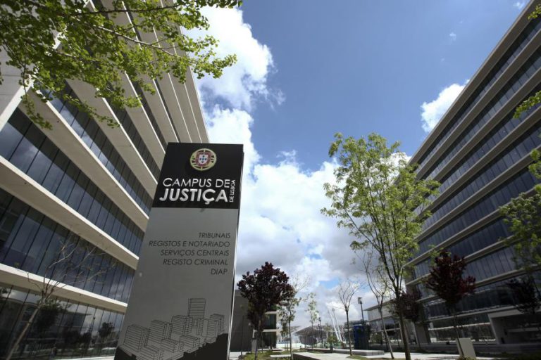 JULGAMENTO DO PROCESSO ‘JOGO DUPLO’ ADIADO DEVIDO À AUSÊNCIA DE TESTEMUNHA