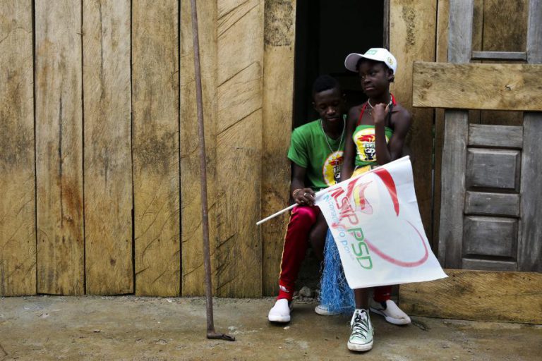 LÍDER DA OPOSIÇÃO EM S. TOMÉ PROMETE “MEDIDAS DE EMERGÊNCIA” NA ABERTURA DA CAMPANHA ELEITORAL