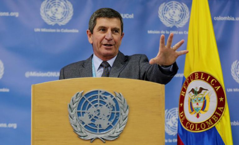 MOÇAMBIQUE PROCURA PAZ COM GENERAL QUE SUPERVISIONOU DESARMAMENTO DE GUERRILHEIROS NA COLÔMBIA