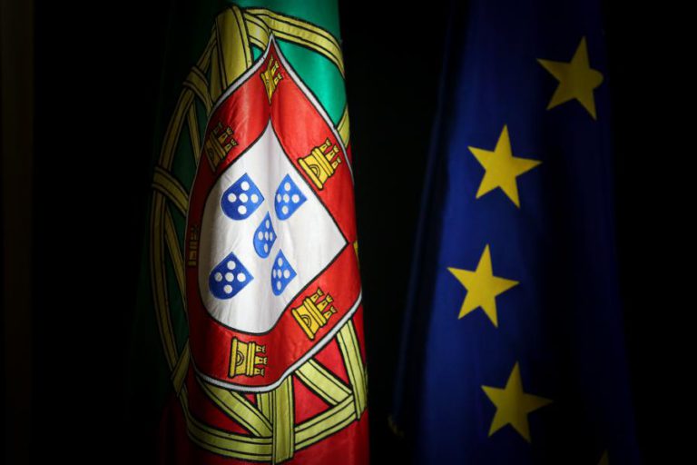 QUATRO PORTUGUESES PREMIADOS EM CONCURSO DE JOVENS CIENTISTAS DA UE