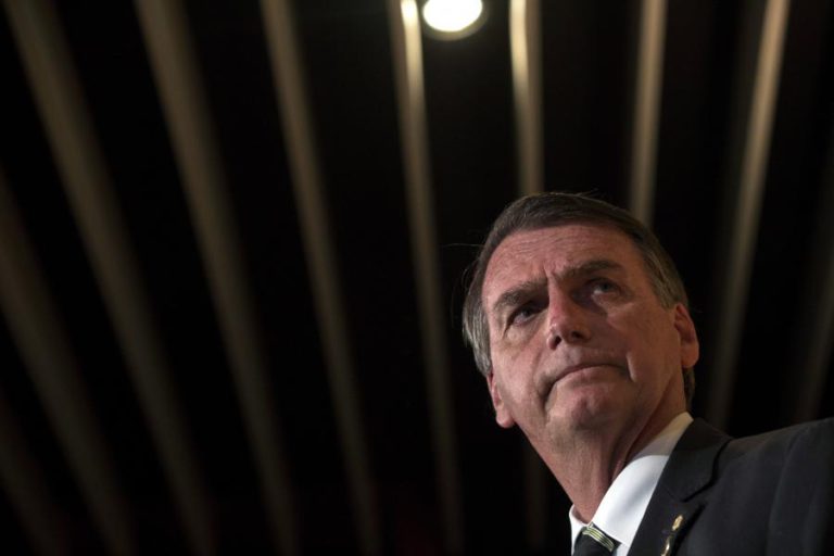 GRUPO FEMININO CONTRA BOLSONARO ATINGE UM MILHÃO DE MEMBROS NO FACEBOOK