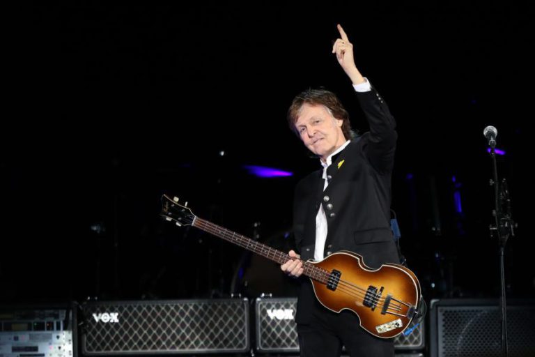 PAUL MCCARTNEY ACREDITA TER VISTO DEUS QUANDO ESTAVA SOB O EFEITO DE DROGAS PSICADÉLICAS