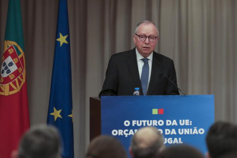 DAR MIL EUROS POR NASCIMENTO NÃO RESOLVE PROBLEMA DA NATALIDADE — CORREIA DE CAMPOS