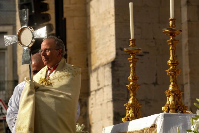CARDEAL PATRIARCA PEDE “COMUNHÃO PROFUNDA E ORANTE” COM O PAPA FRANCISCO