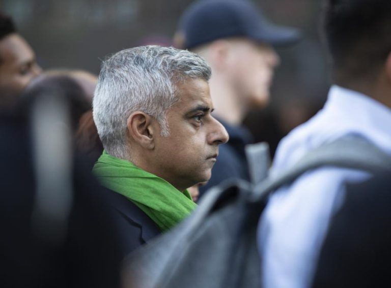 PRESIDENTE DA CÂMARA DE LONDRES PEDE NOVO REFERENDO SOBRE SAÍDA DA UE