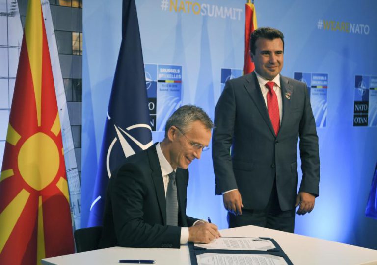 CHEFE DA NATO EXCLUI ADESÃO DA MACEDÓNIA SEM ACORDO SOBRE O NOME DEFINITIVO DO PAÍS
