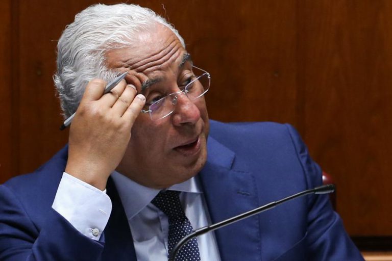 PRIMEIRO-MINISTRO LAMENTA QUE PROFESSORES SE MANTENHAM “IRREDUTÍVEIS NO FINCA-PÉ”