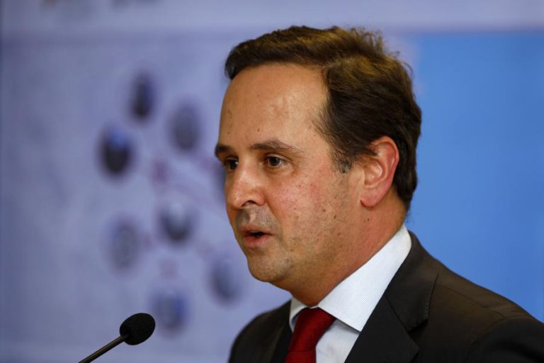 MEDINA DIZ NÃO ESTAR DISPONÍVEL PARA DEIXAR MIRADOURO DE SANTA CATARINA COMO ESTÁ