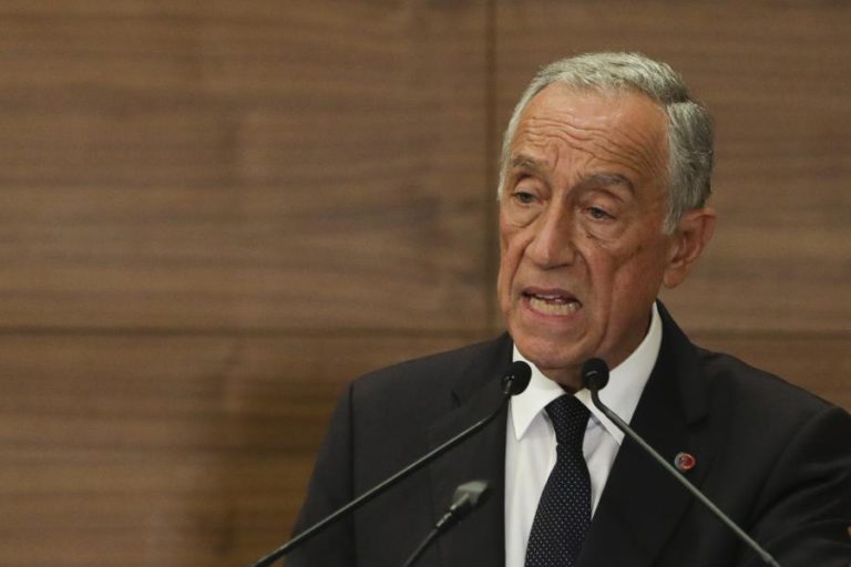 PRESIDENTE DA REPÚBLICA FELIZ COM NÚMEROS MAIS RECENTES DA ECONOMIA PORTUGUESA