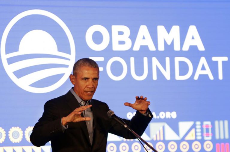 OBAMA CRITICA SILÊNCIO DE REPUBLICANOS SOBRE EXCESSOS DE TRUMP