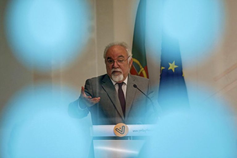 VIEIRA DA SILVA ADMITE “PROBLEMA” NAS NOVAS PENSÕES, A RESOLVER “ATÉ FINAL DO ANO”