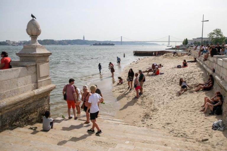 INVESTIGADORES DETETAM 32 FÁRMACOS NAS ÁGUAS DO TEJO