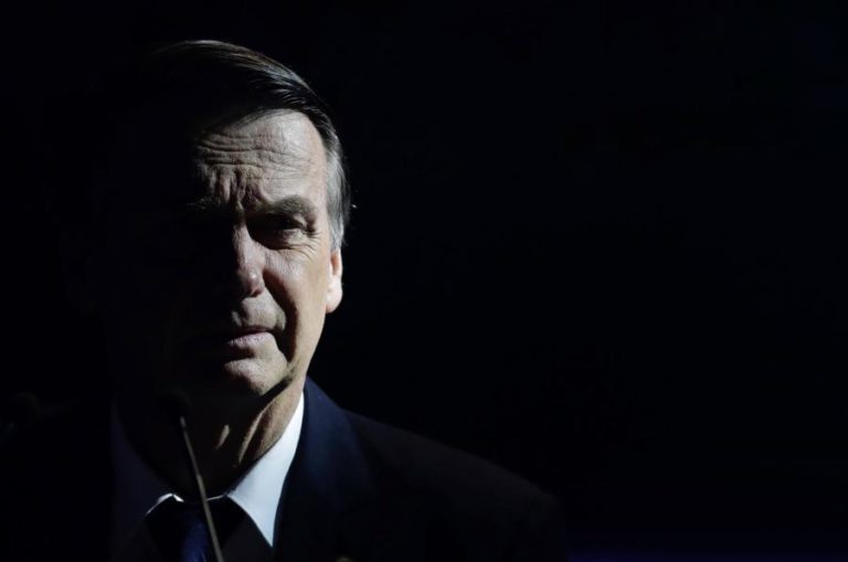 JAIR BOLSONARO DESCONFIA DO SISTEMA ELEITORAL BRASILEIRO E DA SUBIDA DO PT NAS SONDAGENS