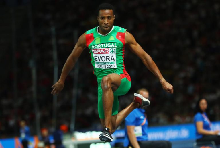 NELSON ÉVORA EM QUARTO LUGAR NA PROVA DO TRIPLO SALTO DA TAÇA CONTINENTAL