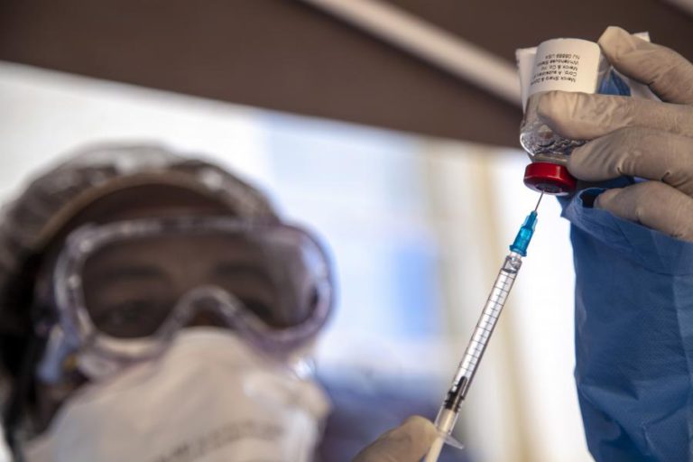 EPIDEMIA DE ÉBOLA NA RDCONGO JÁ CAUSOU 88 MORTES E ATINGE UMA GRANDE CIDADE