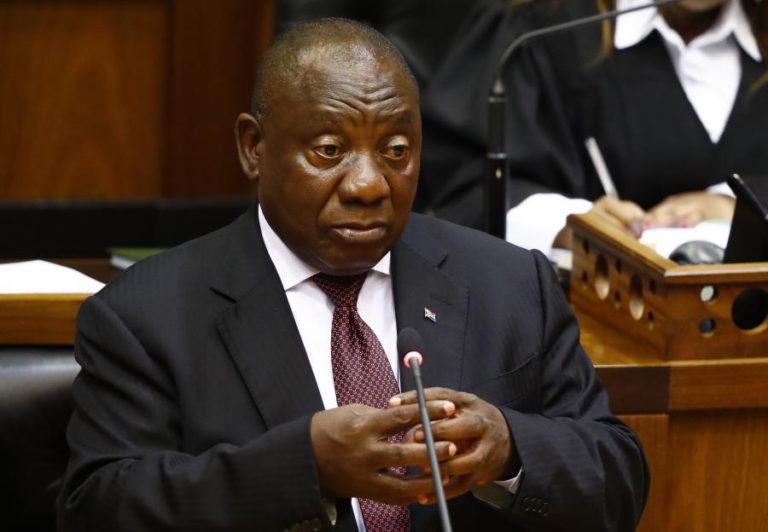 PRESIDENTE DA ÁFRICA DO SUL INICIA VISITA DE ESTADO À CHINA