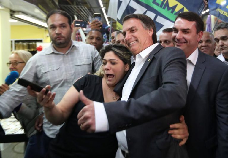 CANDIDATO PRESIDENCIAL BRASILEIRO JAIR BOLSONARO ESFAQUEADO EM AÇÃO DE CAMPANHA (ATUALIZADA)