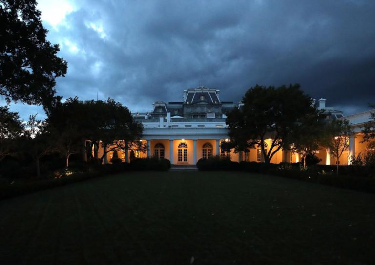 NEW YORK TIMES PUBLICOU ARTIGO QUE REVELA RESISTÊNCIA INTERNA NA CASA BRANCA