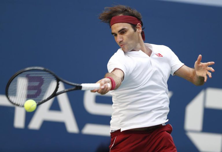 ROGER FEDERER BATE NICK KYRGIOS E APURA-SE PARA OITAVOS DE FINAL