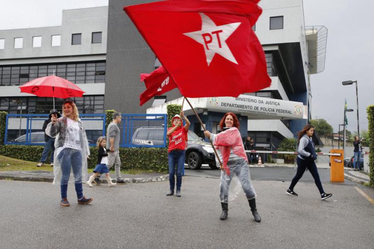 CERCA DE 30 ACUSADOS NA OPERAÇÃO LAVA JATO DISPUTAM PRESIDENCIAIS BRASILEIRAS