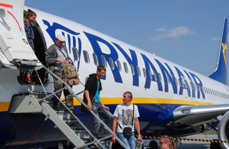PILOTOS E PESSOAL DE BORDO DA RYANAIR EM GREVE NA QUARTA-FEIRA