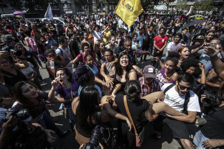 INDIGNAÇÃO GERAL NO BRASIL APÓS INCÊNDIO DO MUSEU NACIONAL DO RIO
