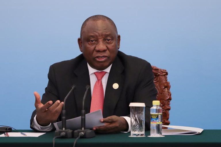 PRESIDENTE DA ÁFRICA DO SUL ANUNCIA 2,9 MIL MILHÕES DE EUROS PARA ESTIMULAR A ECONOMIA